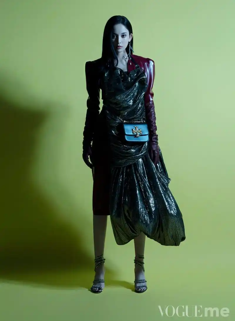 娜扎登杂志封面02海盗装造型叛逆又时髦