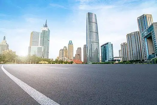 柏油马路和建筑景观