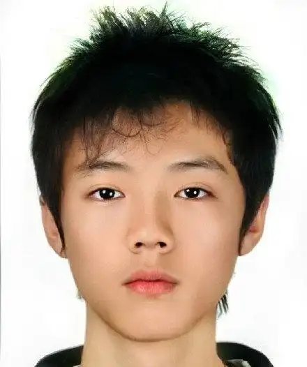 鹿晗出道前旧照