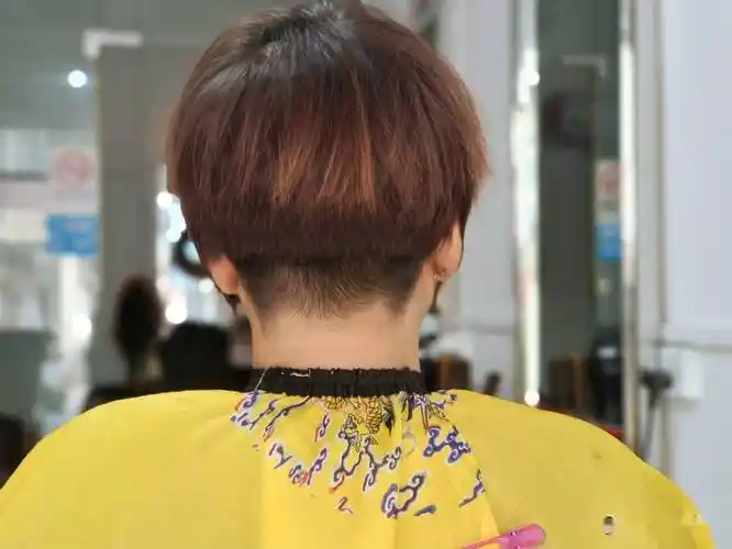 波波头发型波波头可以说是最值得剪的女士短发,瘦脸百变可以呈现出不