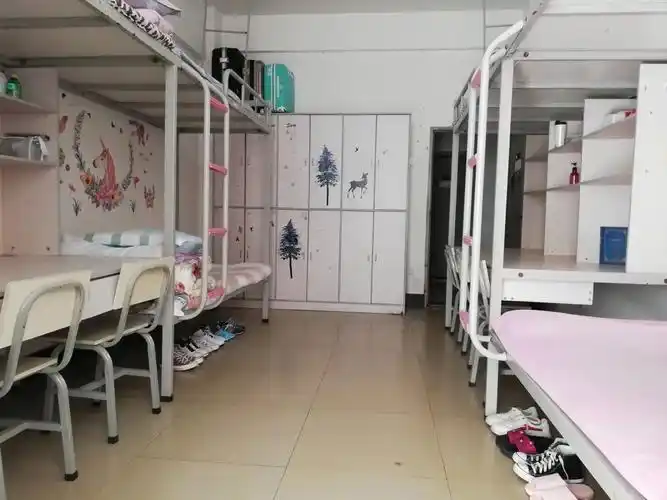 云南师范大学第二附属中学(简称:云师大二附中),是一所全日制可寄宿的