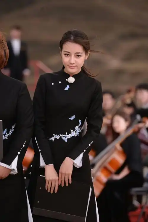 迪丽热巴未修原档生图