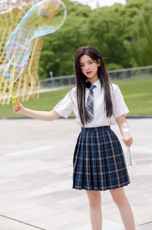 杨超越的校服神图,虽然可能性不大,但还是希望在影视剧中看到杨超越的