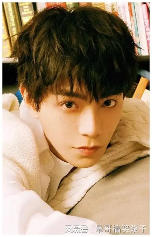 丁禹兮最近也是开始运动健身了,有了腹肌以后,更加迷人了!