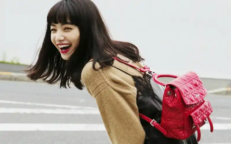 日本美女模特小松菜奈写真图片桌面壁纸