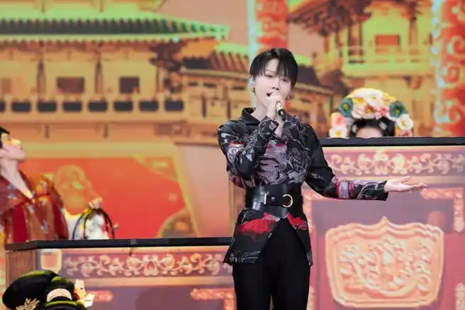 央视五四晚会##刘雨昕国风造型