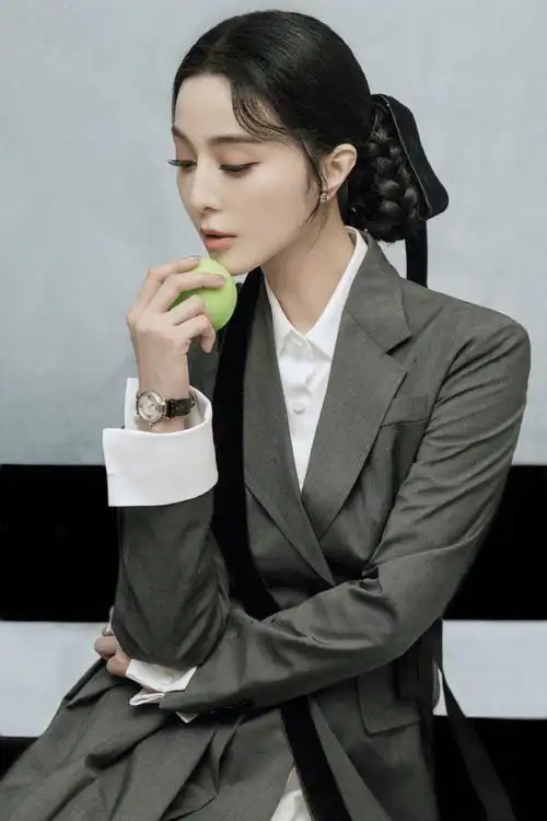范冰冰西装裙优雅写真图片56