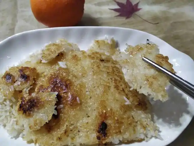 如何把剩饭自制成锅巴