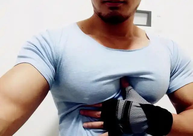 你知道胸肌怎么练实际效果最好是吗?教你3个方法,全是过来人的经验