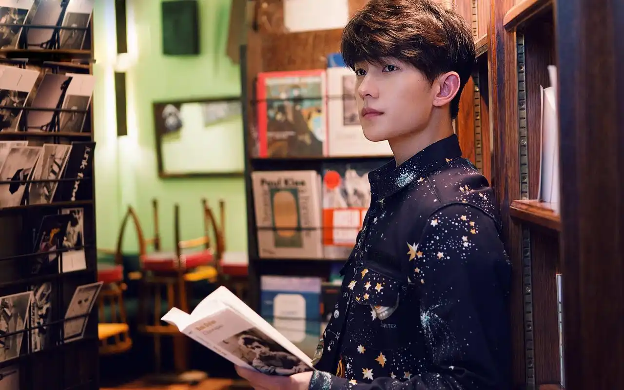 杨洋巴黎时尚帅气写真桌面壁纸