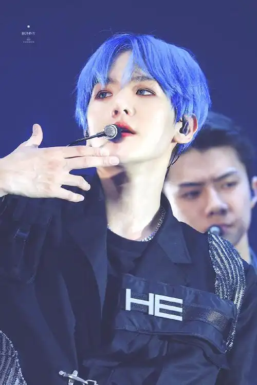 蓝发边伯贤!天呐!【热搜 趋势 热帖打卡.