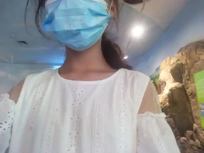 不露脸本人可以用来网恋不像网图o