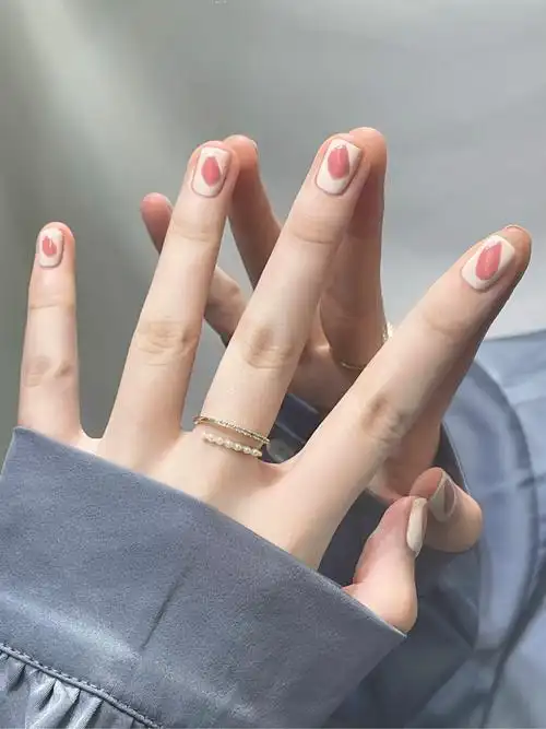 简约高级的奶白色加上baby粉涂鸦,超温柔少女耶-youtao指甲油s03奶酪