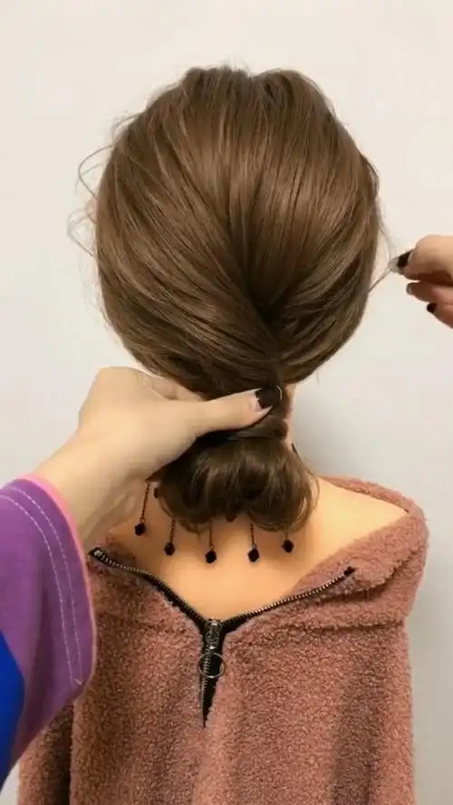 四十岁这样扎低马尾,等我四十岁的时候也要这样扎