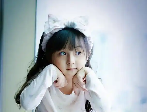 刘楚恬:2岁出道年入百万,因长相甜美被禁止整容,如今长成啥样