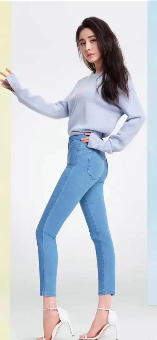 的腿非常受关注,因为它们不仅非常美丽,而且符合一般人对美腿的标准