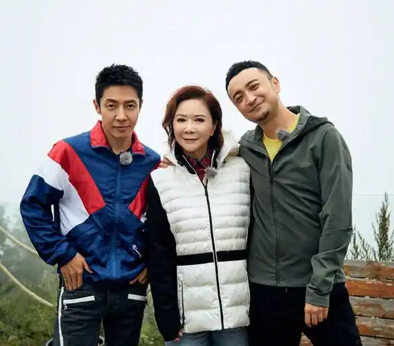 强势蔡明年轻时丈夫包容我人到中年时儿子宠我