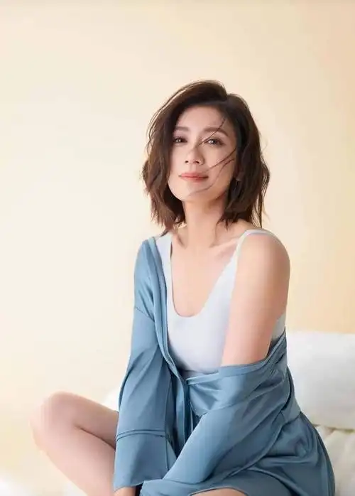 不老女神!贾静雯参加《浪姐4》造型照曝光 身材窈窕毫无皱纹