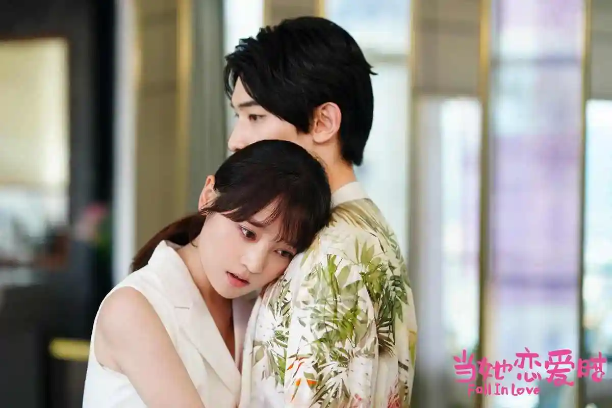 《当她恋爱时》网友跪求加更 "沙雕甜蜜"圈赞无数