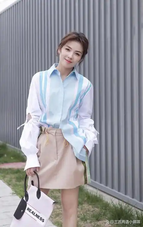 刘涛太任性,45岁年龄硬穿成大学校花,束腰裙配小白鞋不像俩娃妈