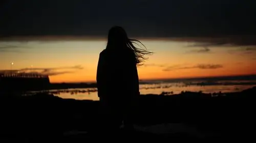 夕阳下孤独背影意境写真