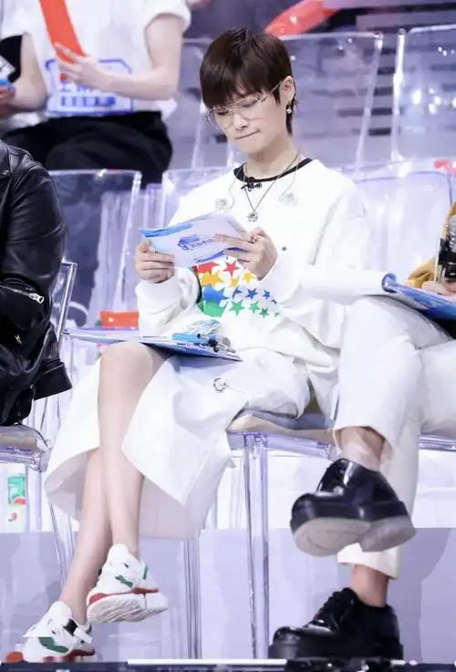 宋亚轩——lanvin curb王晨艺——starter x the mask vol木子洋