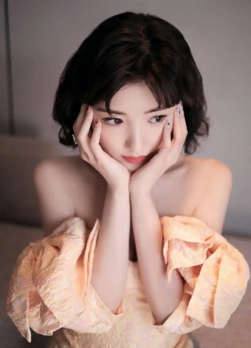 毛晓彤高清壁纸头像(四十一)[色]