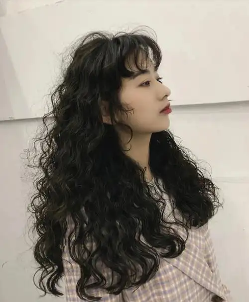 羊毛卷的卷度大雨泡面卷,小于水波纹卷.