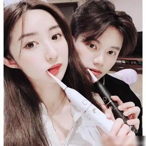 网红版丁禹兮在第999天向女友求婚成功浪漫现场引哭网友