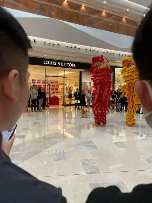 武汉恒隆lv开业