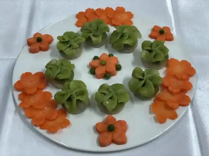 食品学院师生参加河南省第三届冬至饺子创意大赛决赛获得优异成绩