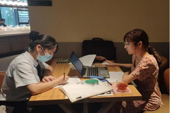 与用人单位业务主管访谈照片