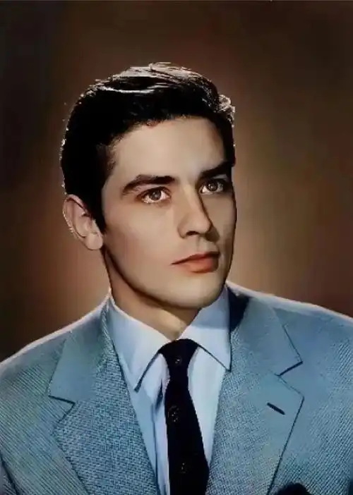 第一美男",以他一己之力拉高了整个法兰西男演员颜值在世界上的地位