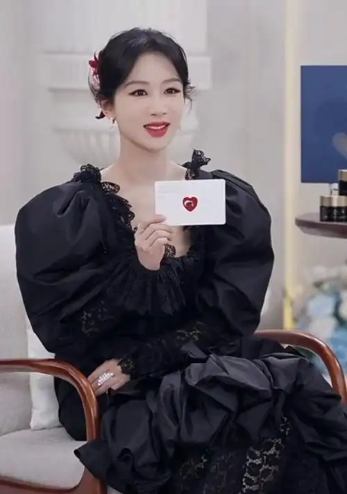 杨紫黑色蕾丝公主裙##杨紫直播妆