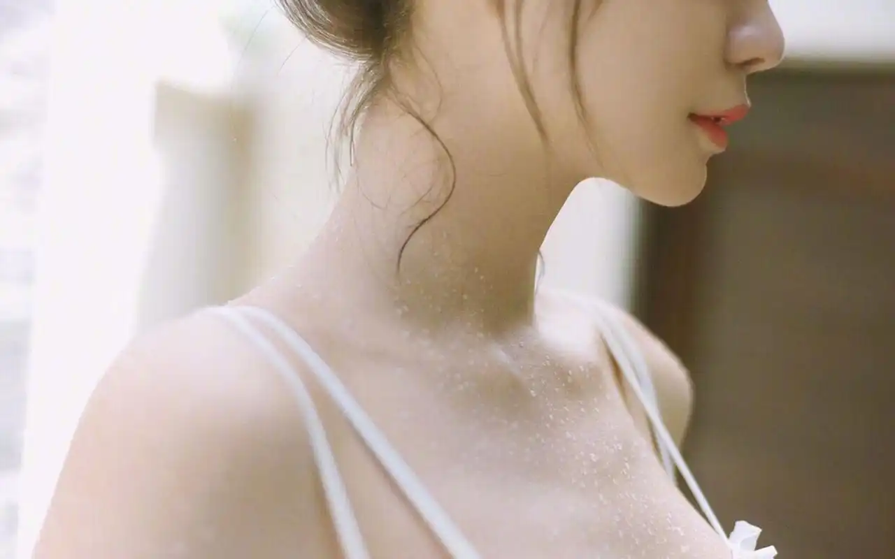 沈梦辰泳装性感高清桌面壁纸