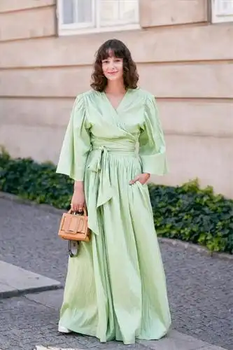 适合梨形身材的3款裙子怎么搭才显瘦又好看