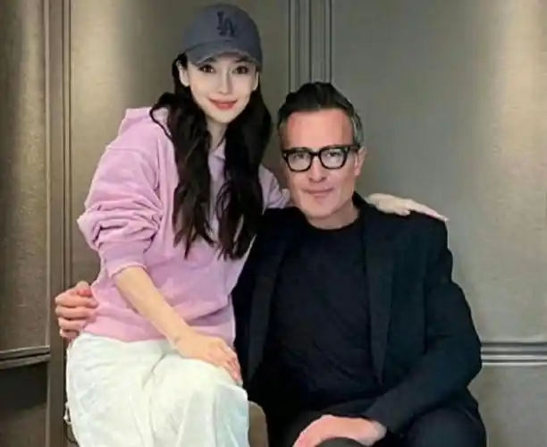 黄晓明的韭菜盒子杨颖的奢华西餐网友不是一类人吃不了一家饭