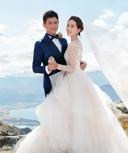 刘诗诗婚纱照美出新高度 刘诗诗爱情甜蜜太美了