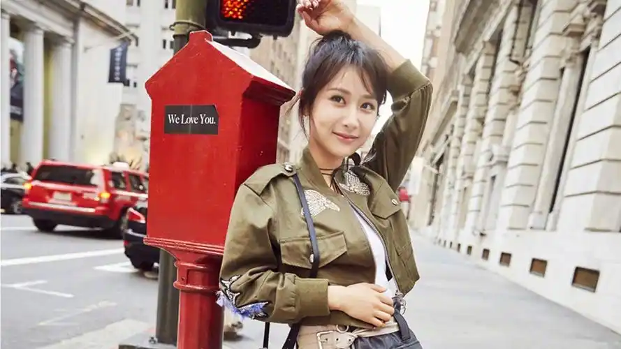杨紫美女明星风尚壁纸