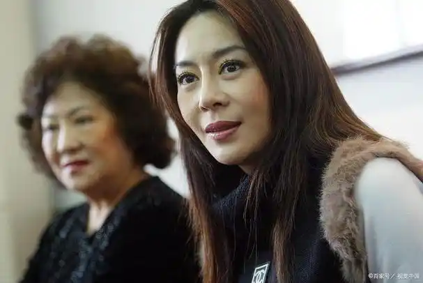 "死咬"刘德华19年,分手后披露往事,喻可欣有多疯狂?