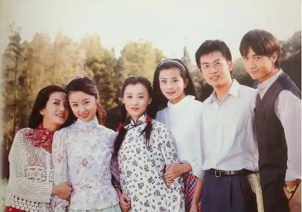 30岁给林心如当妈,凭"雪姨"一战成名,今53岁活的像30岁