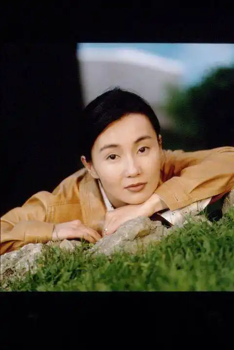 张曼玉96年戛纳写真曝光 神采奕奕清纯率真_专访_媒体_法国