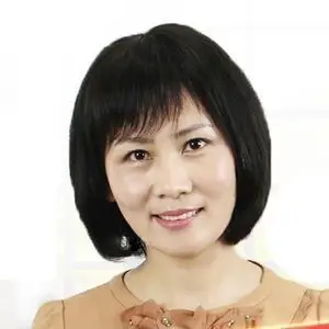 老年人假发女短发中老年送妈妈时尚短直发逼真透气60岁奶奶全头套