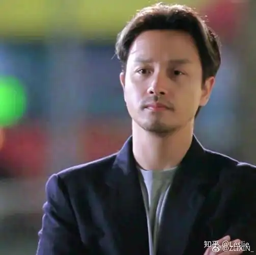 你们觉得有胡子的张国荣好看还是没胡子的