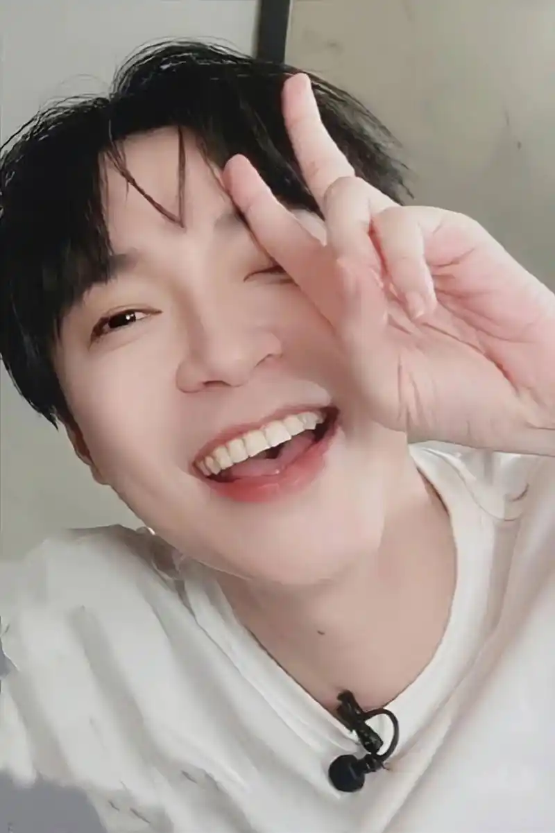 吴青峰 #少年感 #女友视角 #可爱到犯规 他的刘海儿 嘴 - 抖音