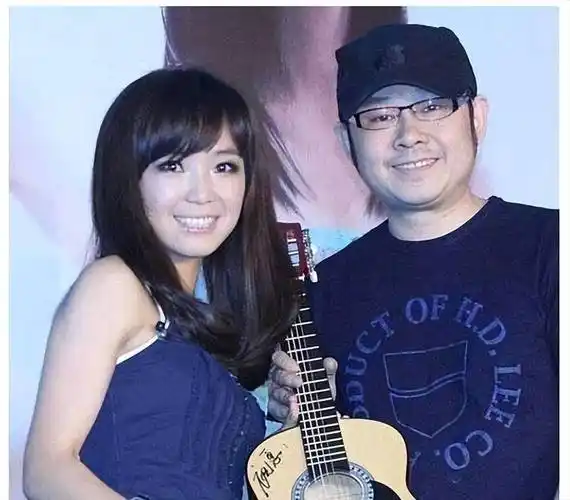 刀郎遇到了他人生的另一个重要纵纬线——第一任妻子杨娜