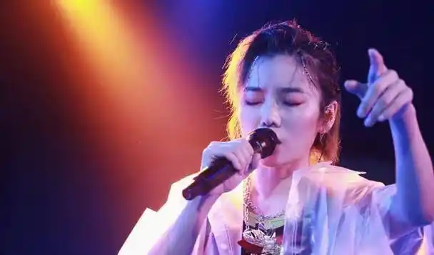 《浪姐》超女再就业,许飞张含韵陪跑,郁可唯挨骂李斯丹妮成赢家_姐姐