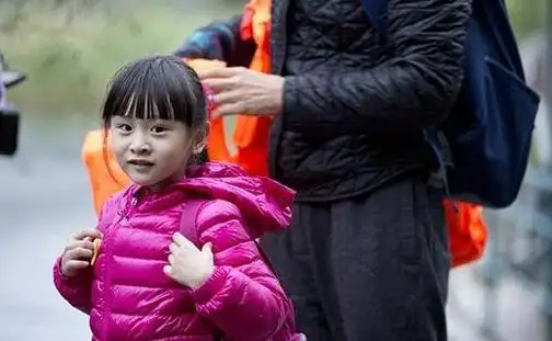 【黄忆慈的学校】黄忆慈的学校 陆雨萱和黄忆慈谁好看 / 比乐族