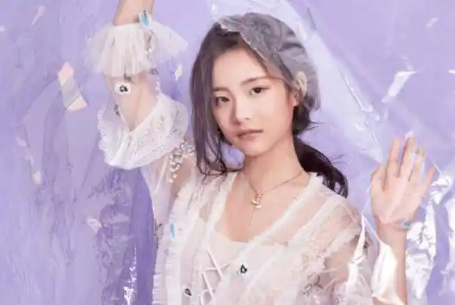 但是小编觉得李庚希的演技还是不错的,颜值也是挺高