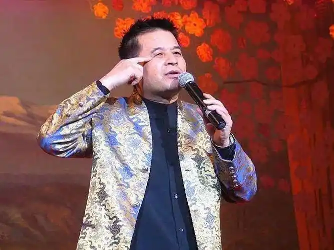 离开央视5年61岁毕福剑退休生活多姿多彩近照显发福